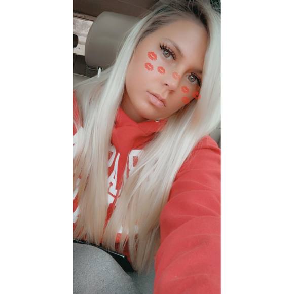 Hey ya’ll ✌🏼 A little about me - Picture 1 of 1